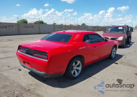 2015 Dodge Challenger Sxt z USA, uszkodzony, nr VIN 2C3CDZAG1FH822526
